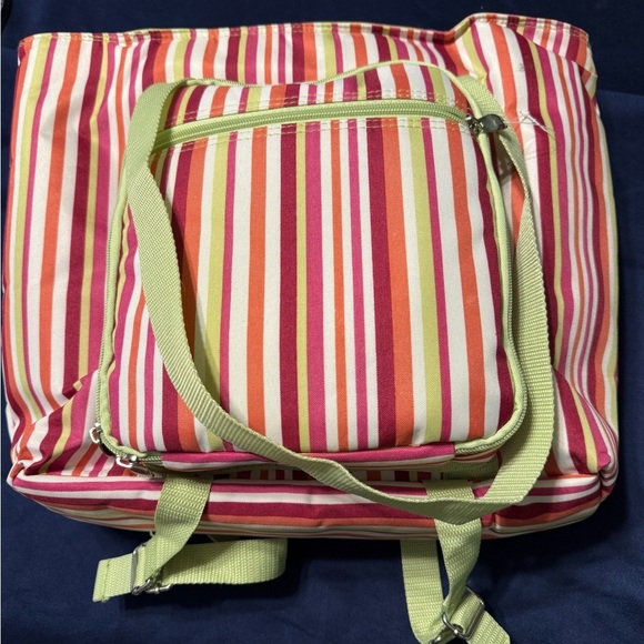 NWOT Insulated Picnic Tote Bag with a blanket and dinnerware. - Picture 1 of 11